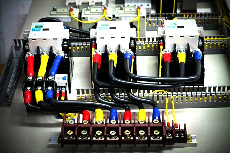 mach-khoi-dong-sao-tam-giac