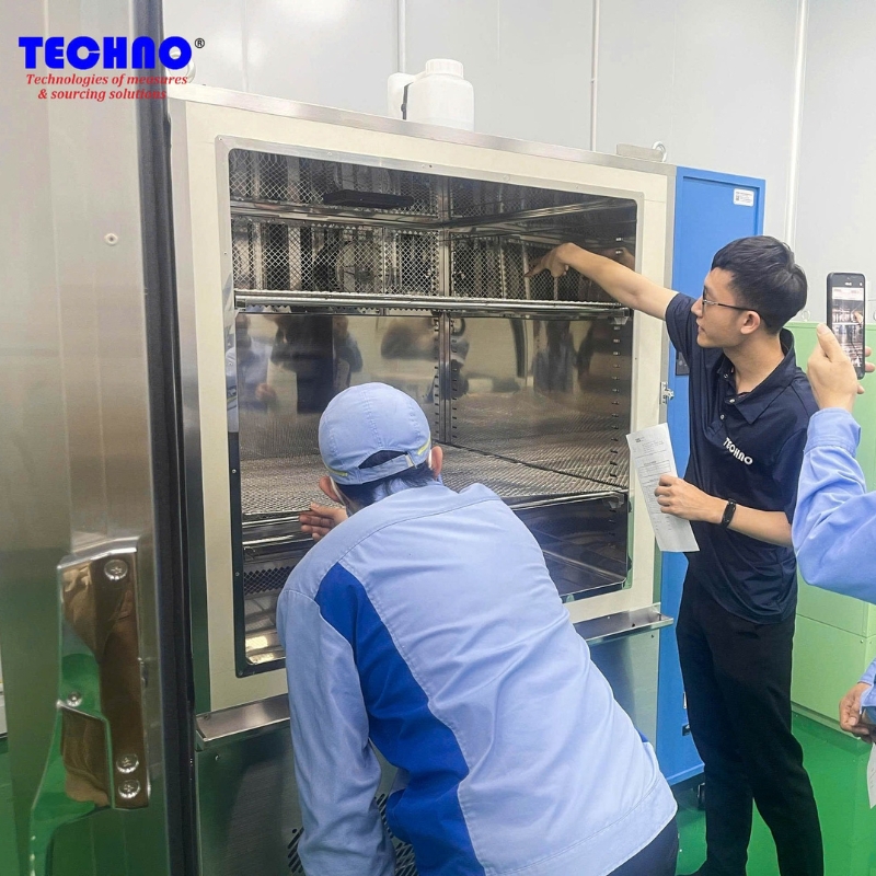 Hiệu chuẩn thông số độ ẩm giúp kiểm tra khả năng kiểm soát hơi ẩm trong buồng thử nghiệm lão hóa 
