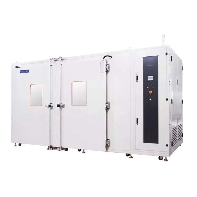 Buồng nhiệt độ - độ ẩm loại WALK-IN có kích thước lớn để người vận hành đi vào trong và kiểm tra các sản phẩm cồng kềnh 