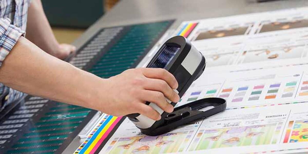 Máy đo màu quang phổ là thiết bị phân tích màu sắc